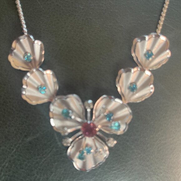 Source Unknown Jewelry - Mid Century Costume Silver and Rhinestone Petal Necklace